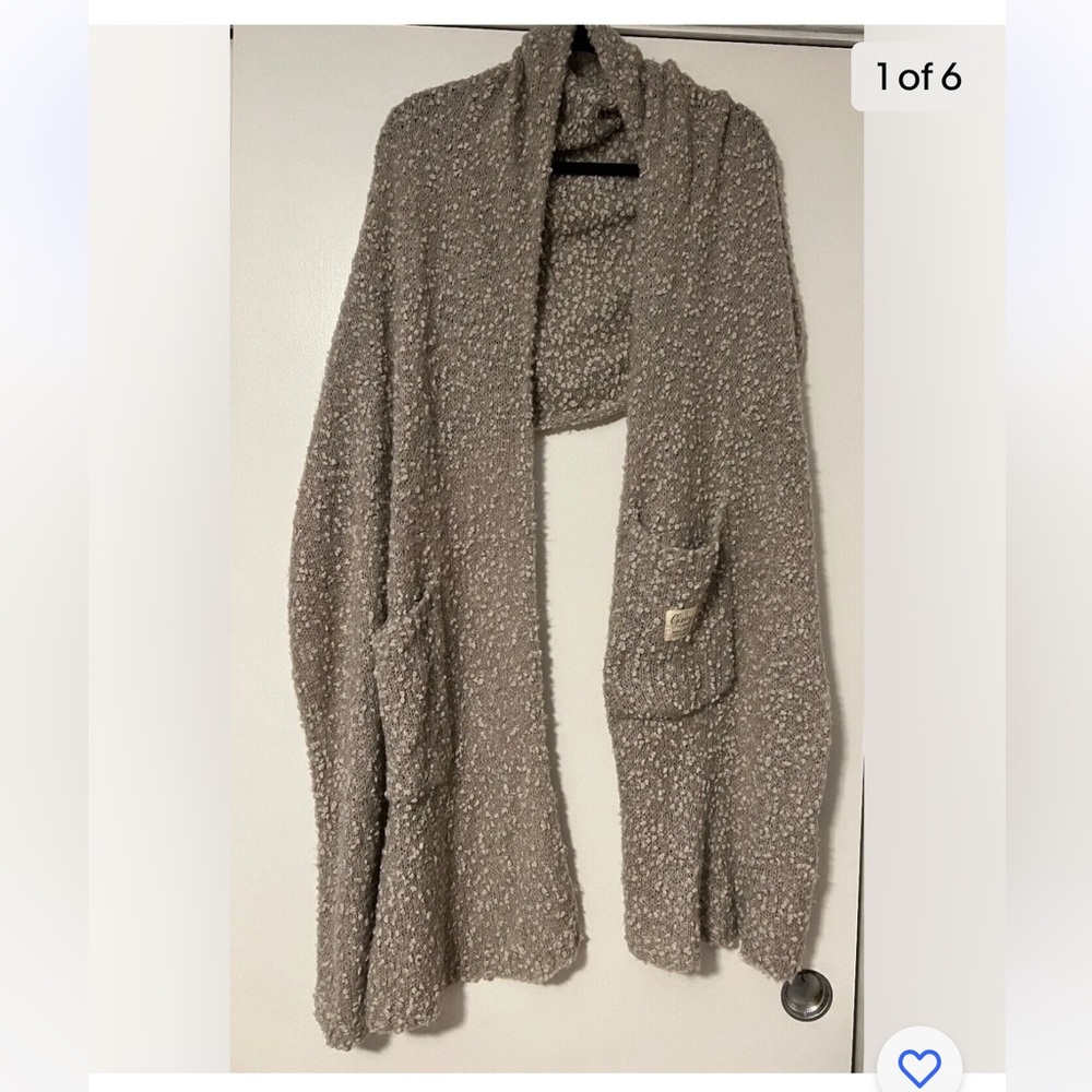 Demdaco Women's One Size Soft Knit Nylon Giving Shawl Wrap with Pocket in Taupe